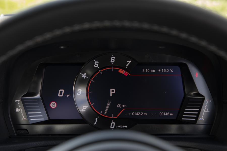 Панель приборов Toyota GR Supra (A90) 2019 года  (UK) (фото 85 из 91)